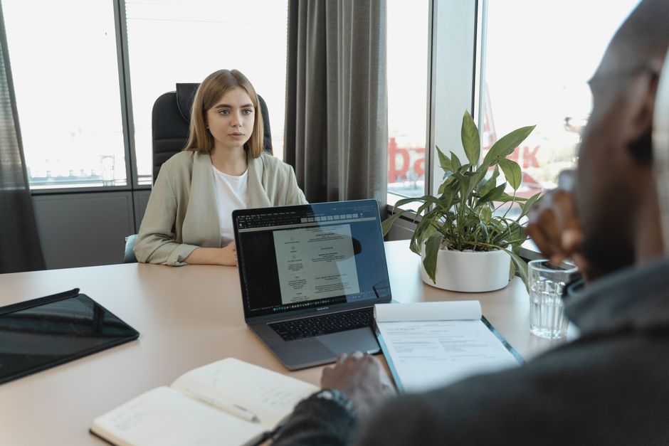 Entrevista de trabajo profesional en oficina